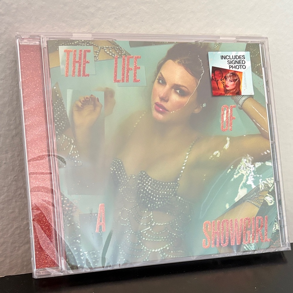 Taylor Swift The Life of a Showgirl signed CD - photo 1